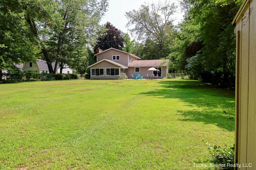 37 S Bear Lake Road Laketon Township, MI 49445