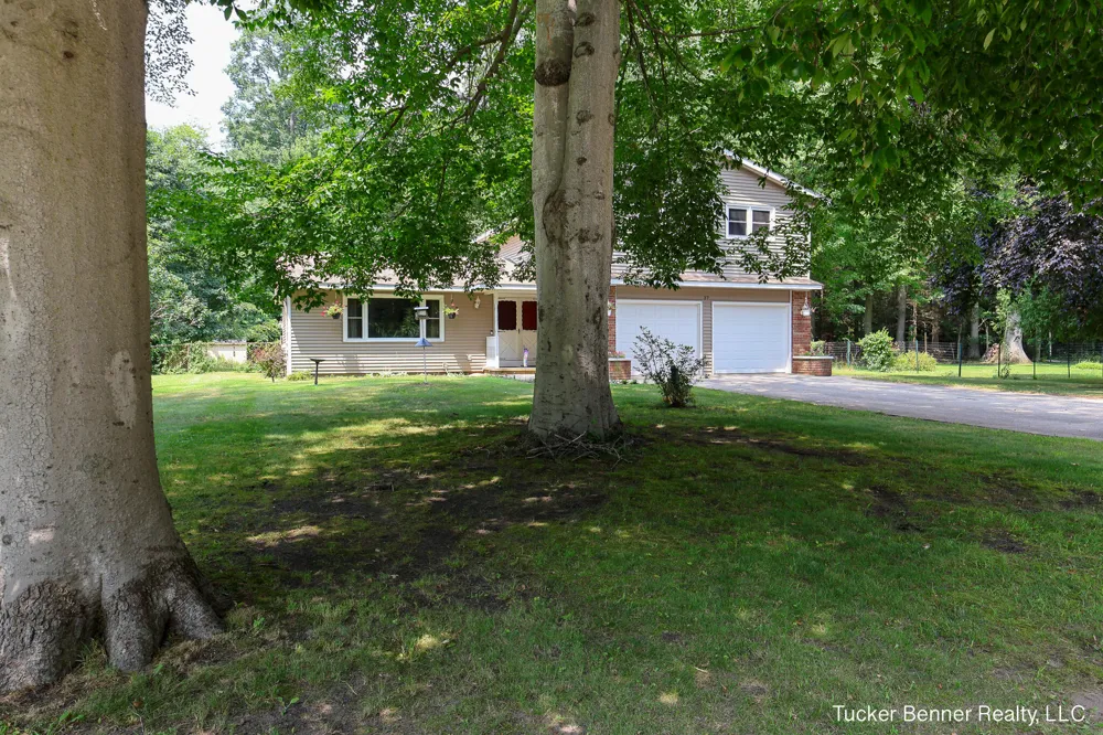 37 S Bear Lake Road Laketon Township, MI 49445