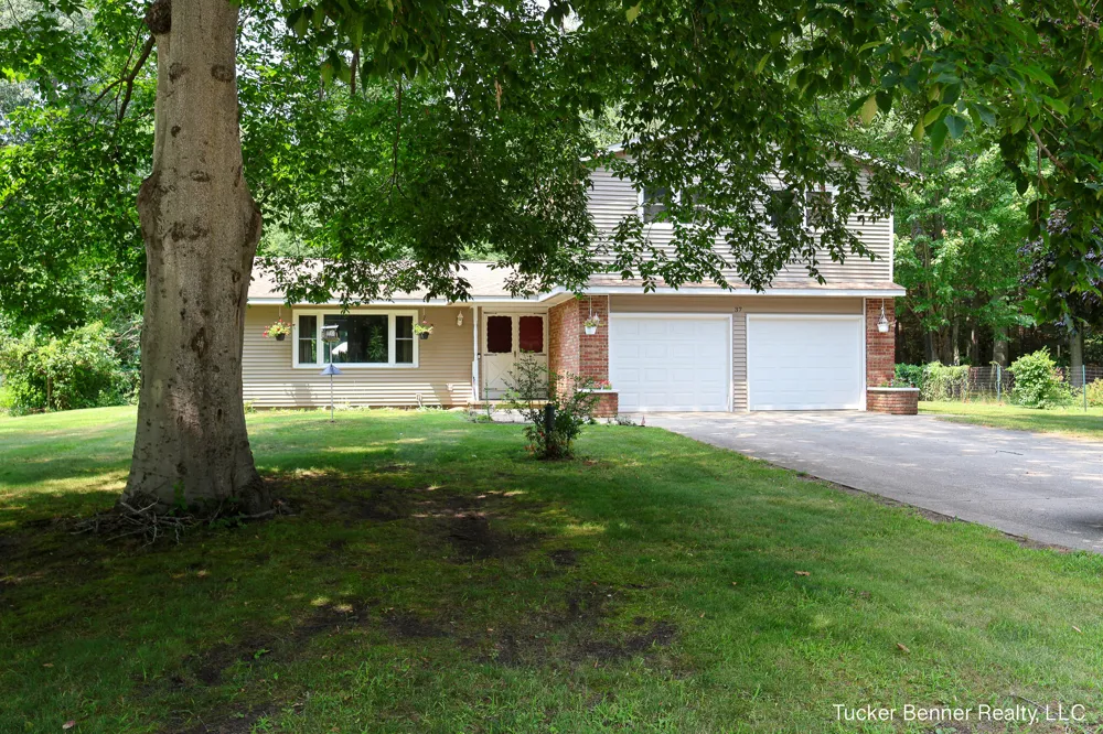 37 S Bear Lake Road Laketon Township, MI 49445
