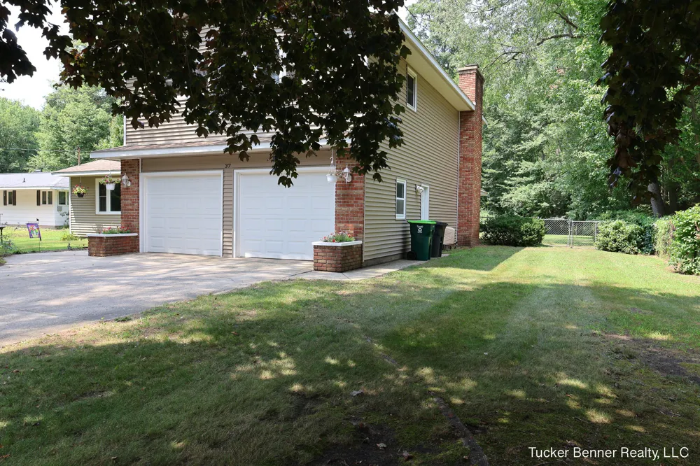 37 S Bear Lake Road Laketon Township, MI 49445
