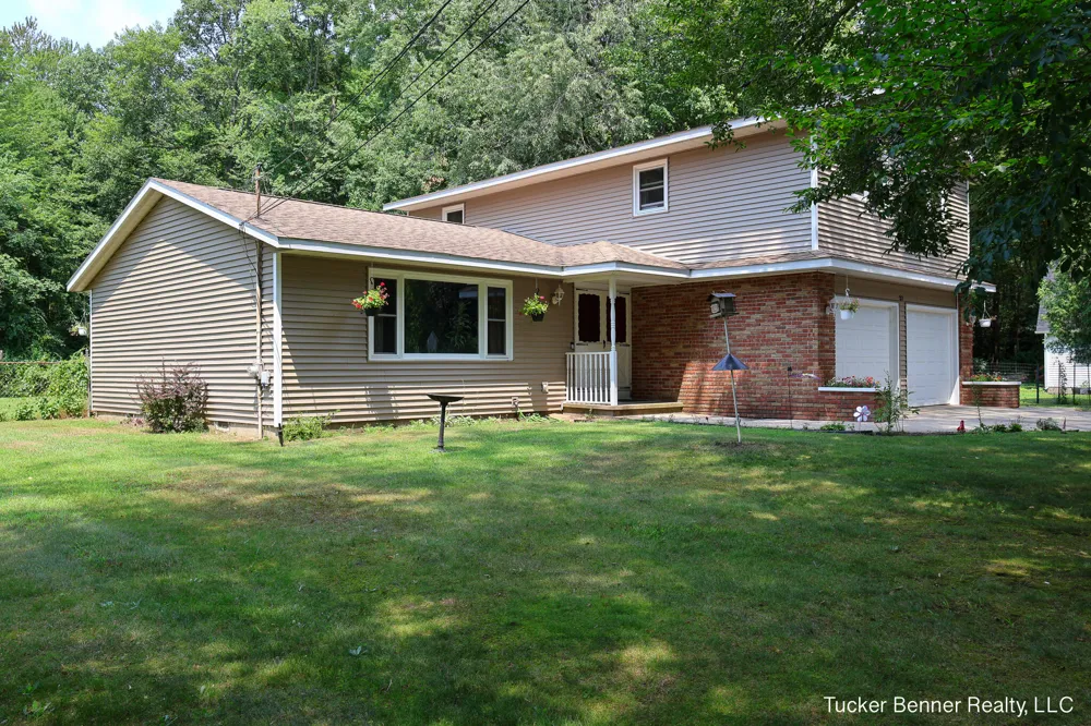 37 S Bear Lake Road Laketon Township, MI 49445