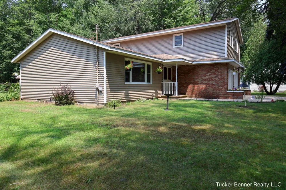 37 S Bear Lake Road Laketon Township, MI 49445