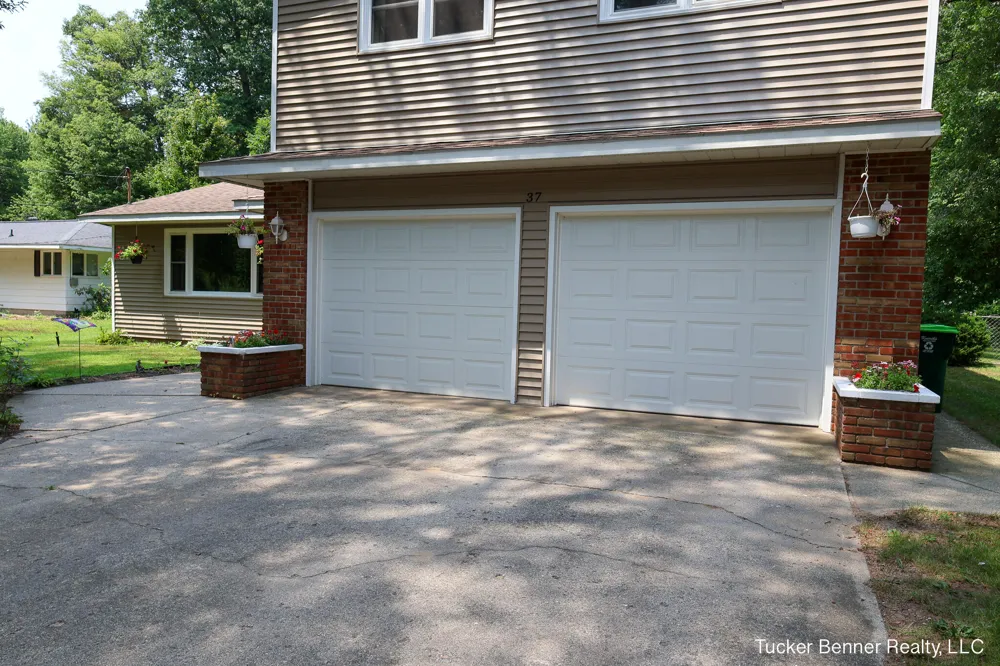 37 S Bear Lake Road Laketon Township, MI 49445