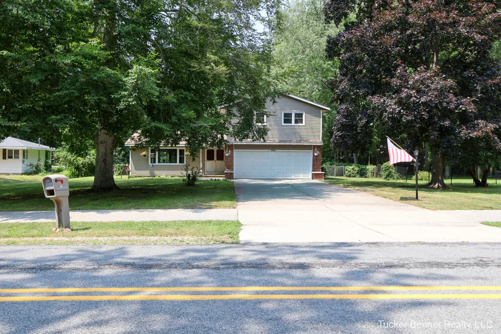 37 S Bear Lake Road Laketon Township, MI 49445