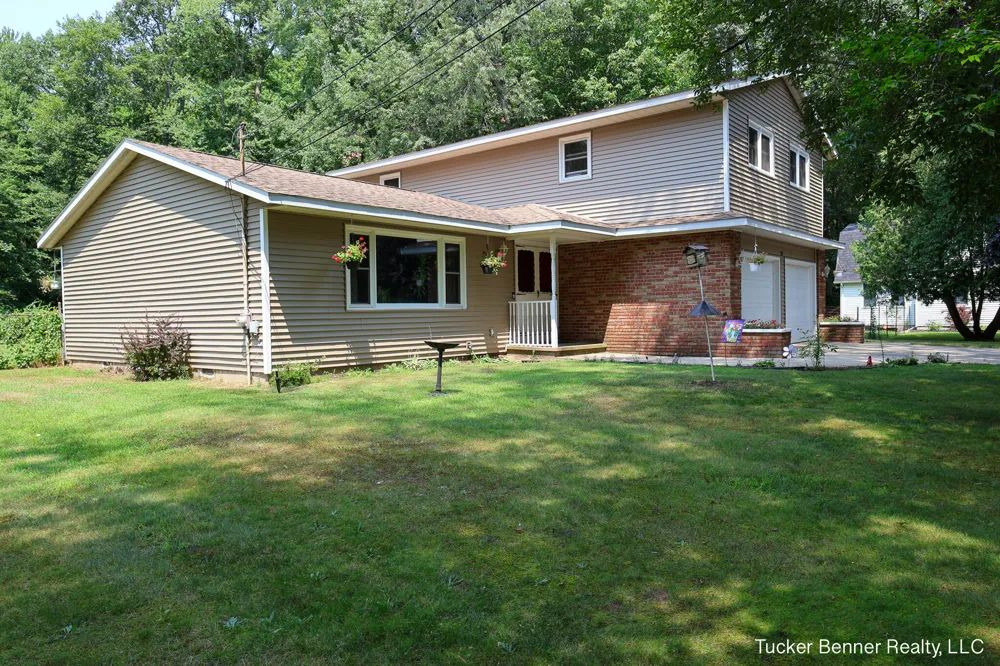 37 S Bear Lake Road Laketon Township, MI 49445
