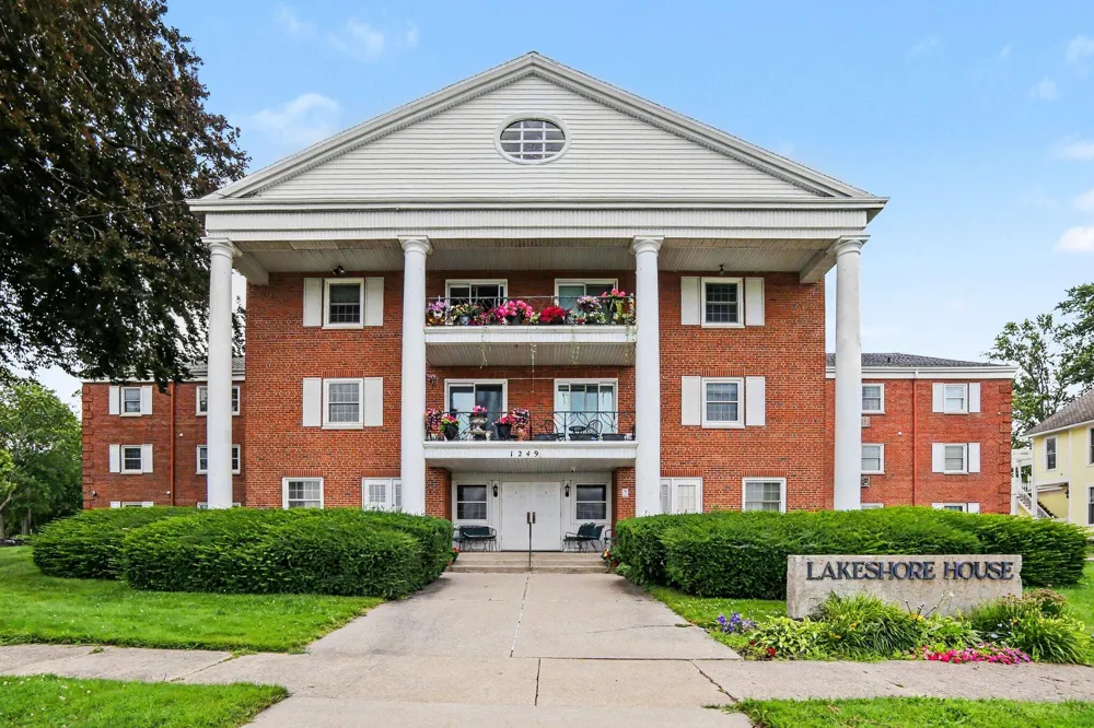 1249 Lakeshore Drive #315 Muskegon City, MI 49441