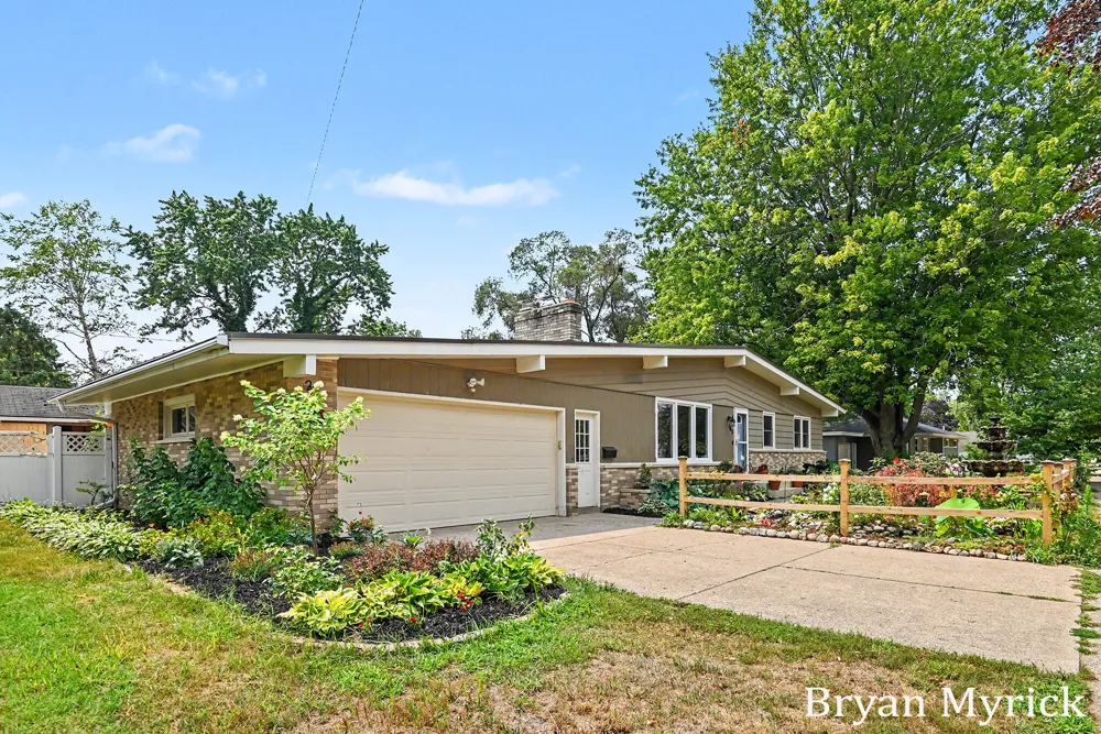 182 E 25th Street Holland City, MI 49423