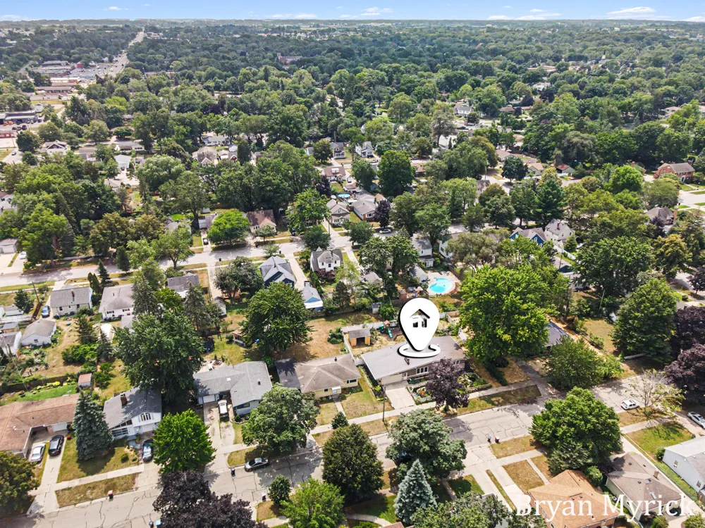 182 E 25th Street Holland City, MI 49423