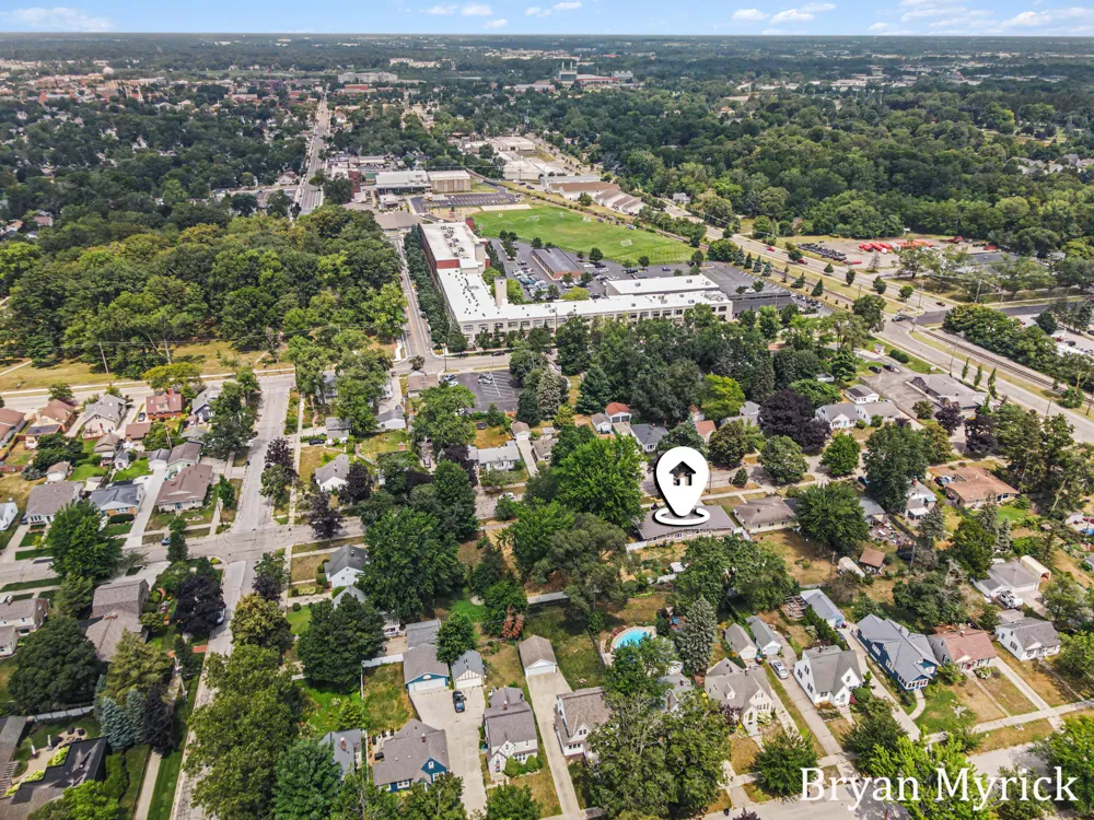 182 E 25th Street Holland City, MI 49423