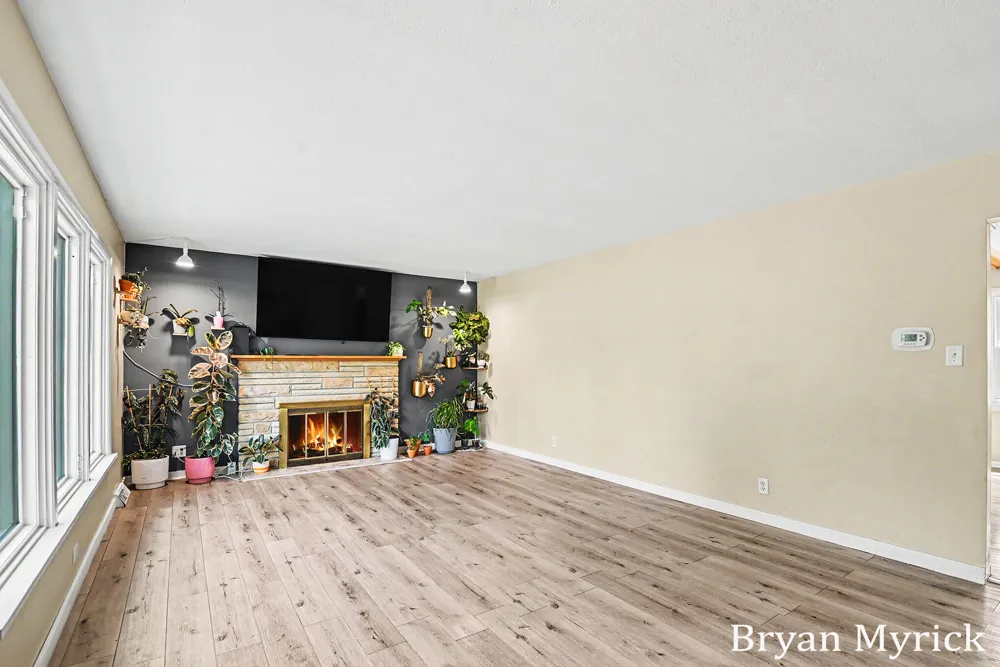 182 E 25th Street Holland City, MI 49423
