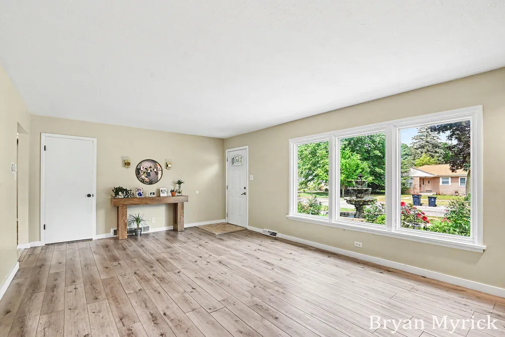 182 E 25th Street Holland City, MI 49423