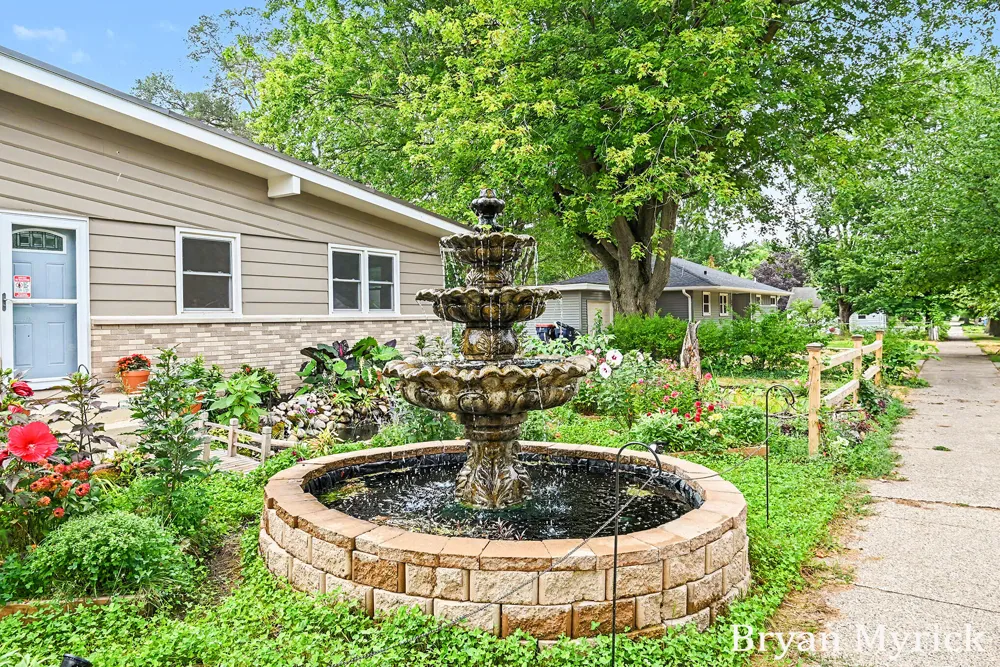 182 E 25th Street Holland City, MI 49423