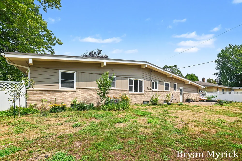 182 E 25th Street Holland City, MI 49423