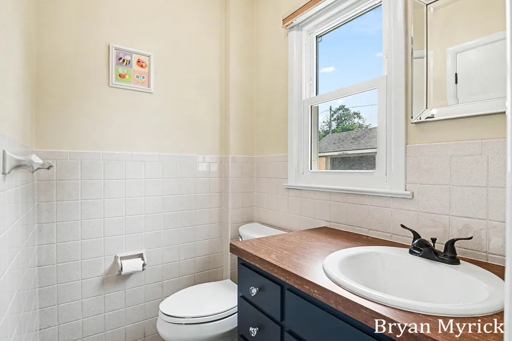 182 E 25th Street Holland City, MI 49423