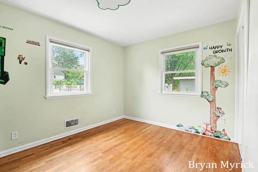 182 E 25th Street Holland City, MI 49423