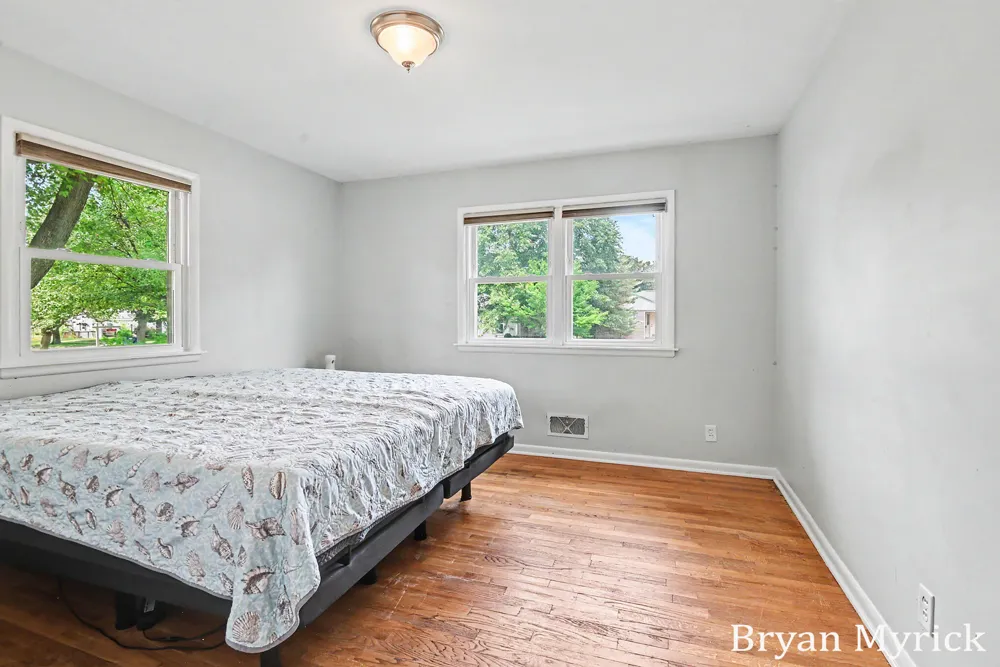 182 E 25th Street Holland City, MI 49423