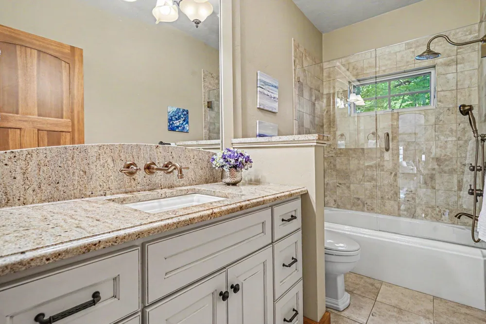 14848 152nd Avenue Grand Haven Charter Township, MI 49417