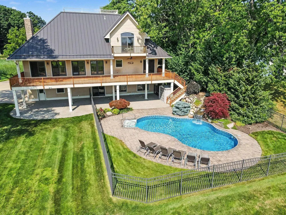 14848 152nd Avenue Grand Haven Charter Township, MI 49417