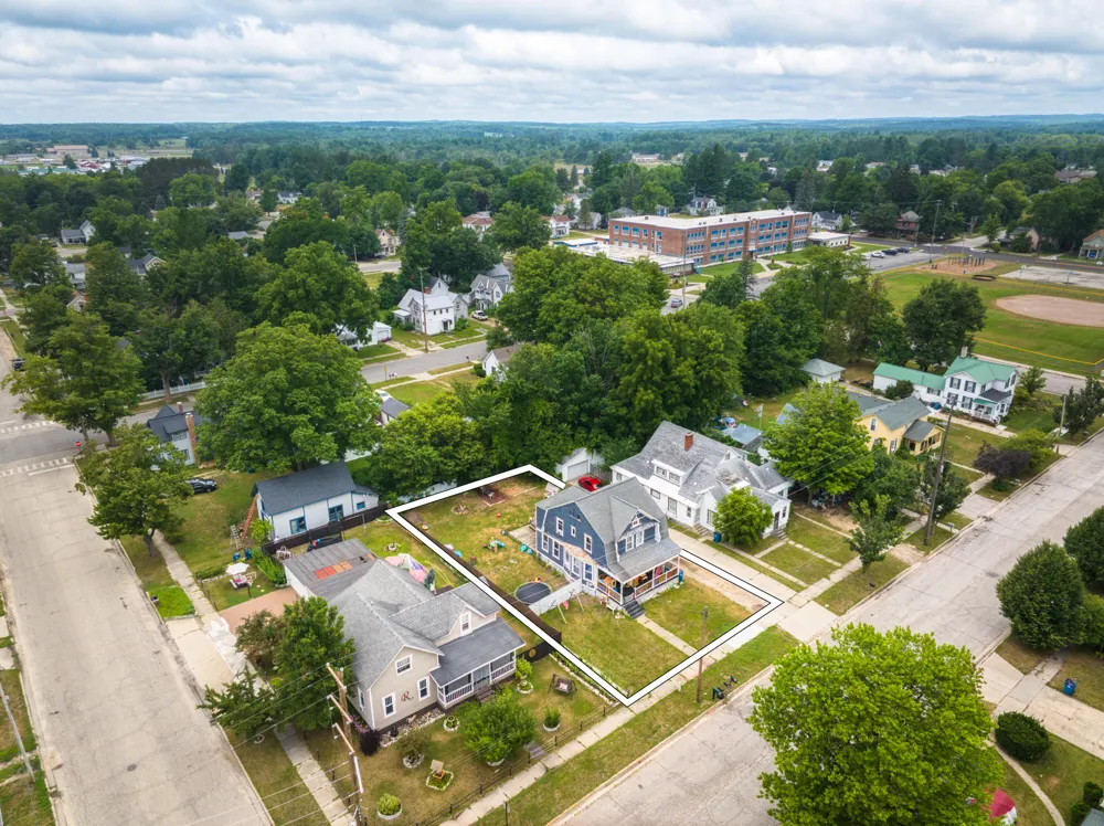 211 Pine Street Evart City, MI 49631