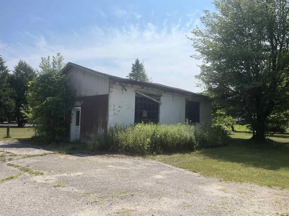 2354 E Huron Au Gres Township, MI 49703