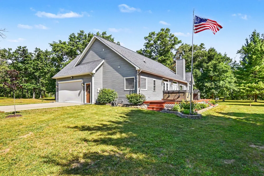 6260 Evergreen Plainfield Township, MI 48739