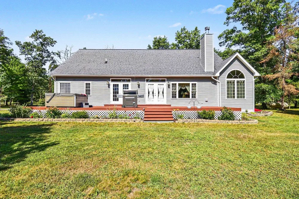 6260 Evergreen Plainfield Township, MI 48739