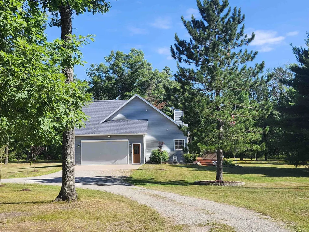6260 Evergreen Plainfield Township, MI 48739