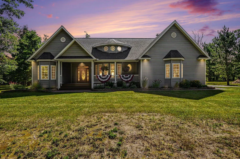 6260 Evergreen Plainfield Township, MI 48739