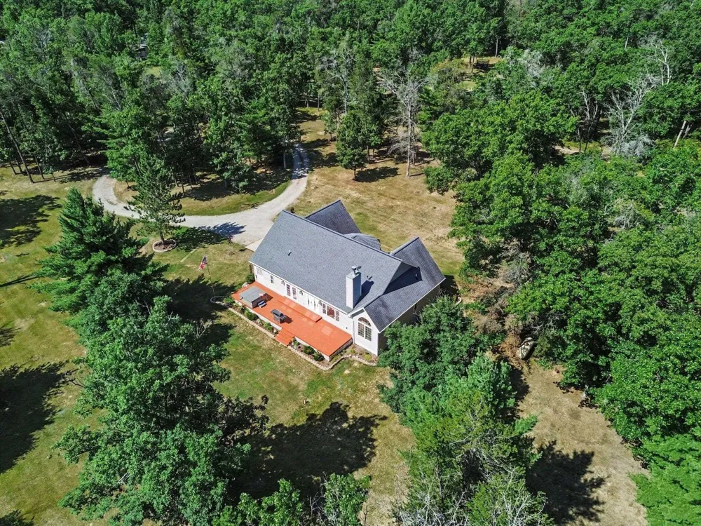 6260 Evergreen Plainfield Township, MI 48739
