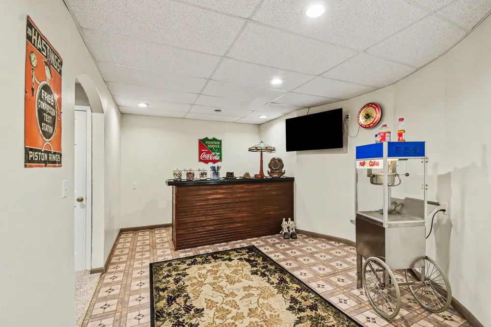 6260 Evergreen Plainfield Township, MI 48739