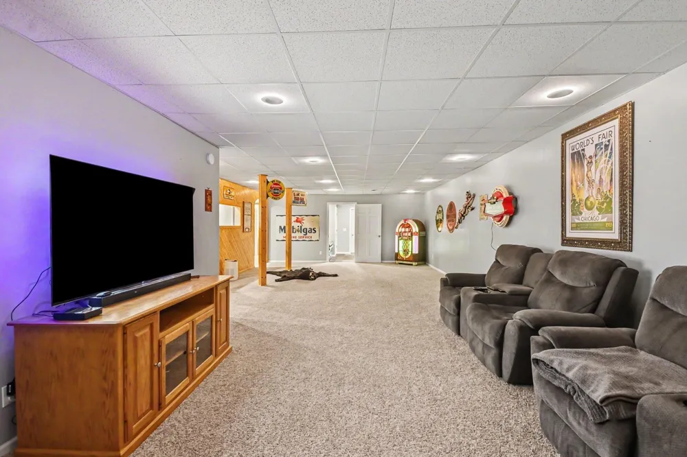 6260 Evergreen Plainfield Township, MI 48739