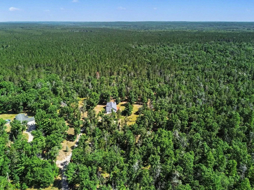6260 Evergreen Plainfield Township, MI 48739