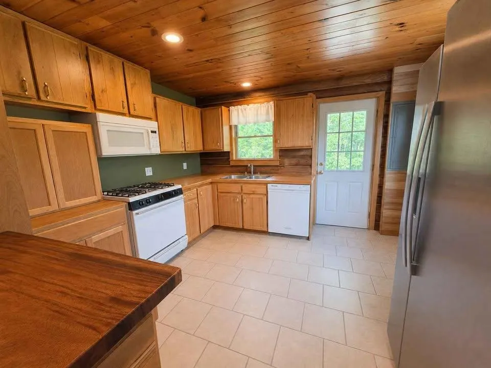 24995 S US-23 Presque Isle Township, MI 49777