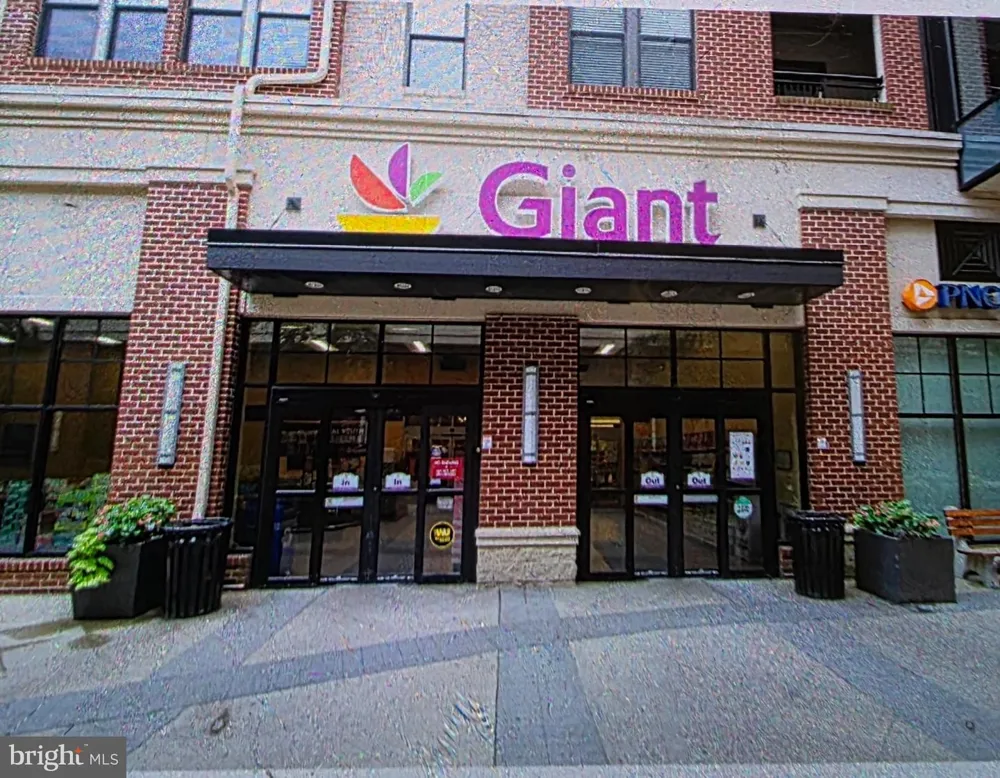 2908 13TH ROAD S #102 Arlington, VA 22204