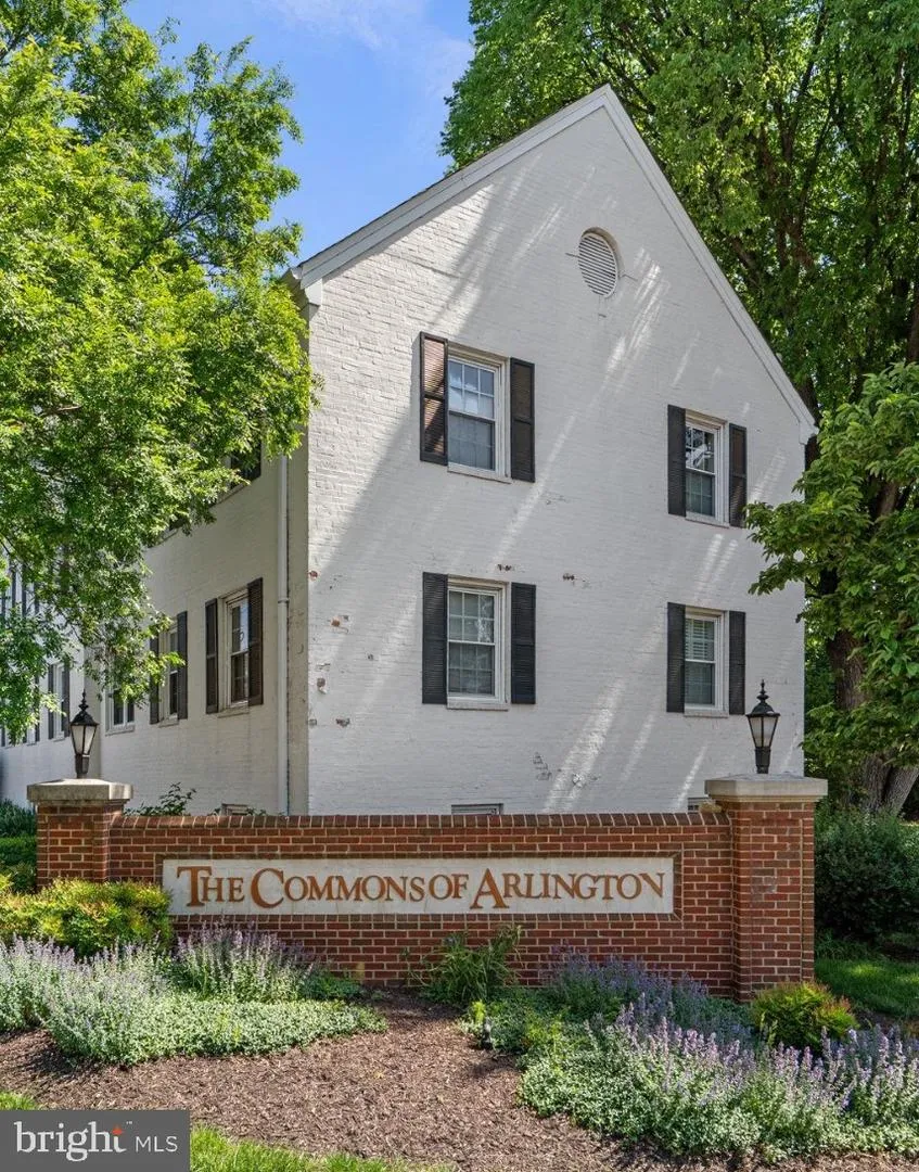 2908 13TH ROAD S #102 Arlington, VA 22204