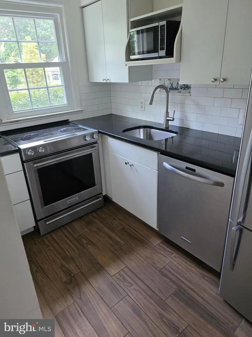 2908 13TH ROAD S #102 Arlington, VA 22204
