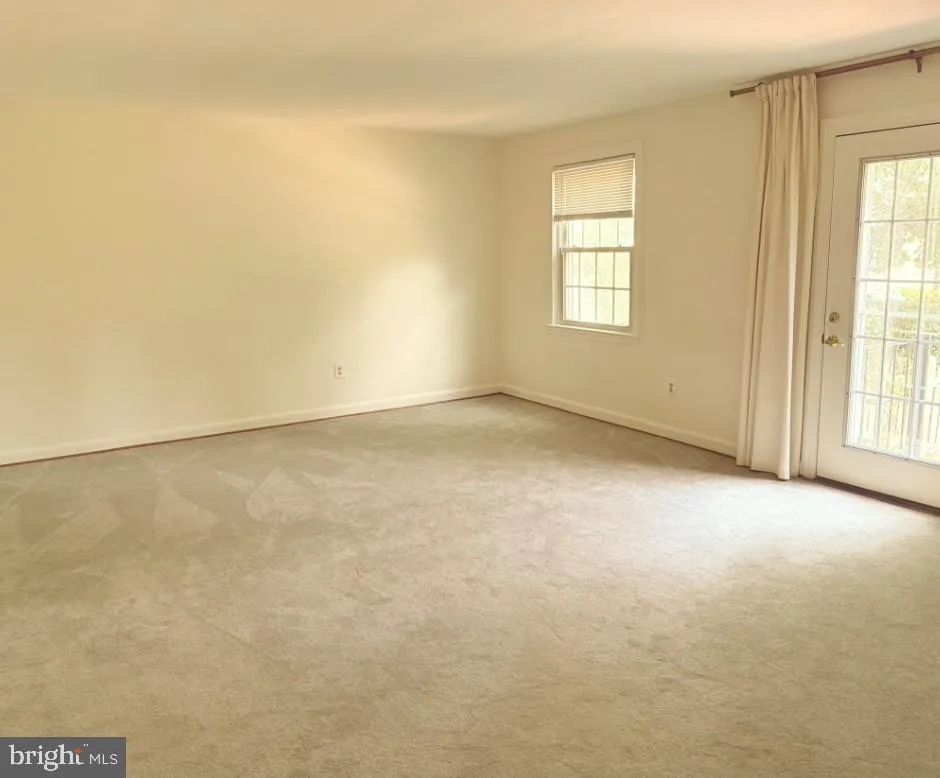 2908 13TH ROAD S #102 Arlington, VA 22204