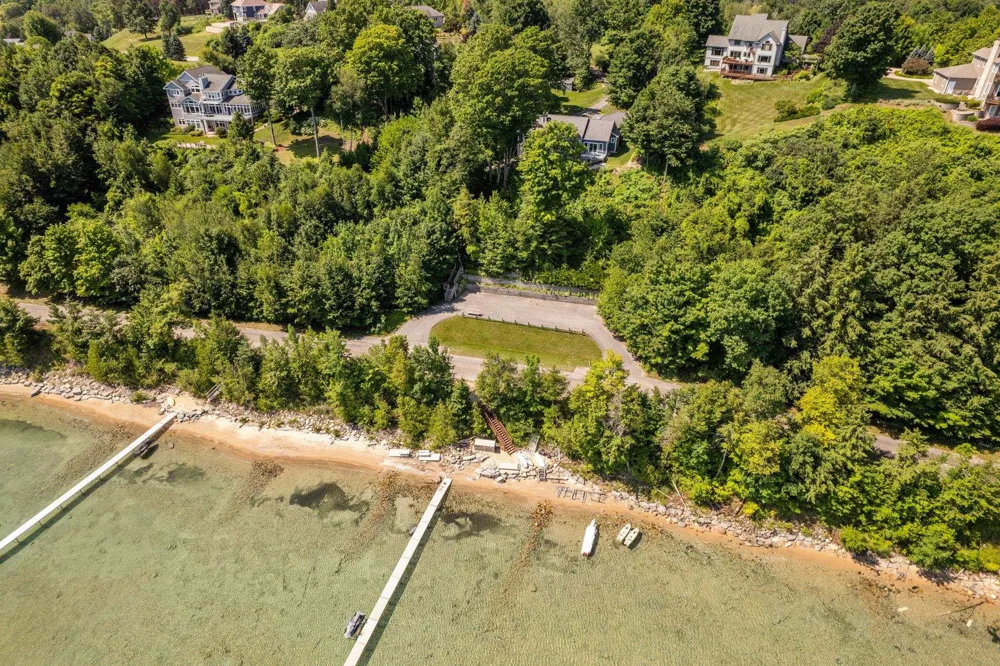 14890 Mallard Drive Peninsula Township, MI 49686