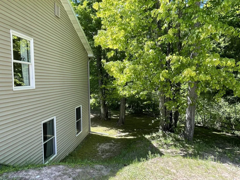 7430 River Street Benzonia Township, MI 49616