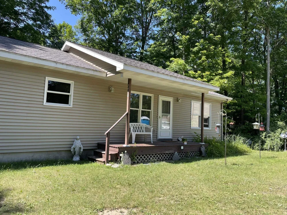 7430 River Street Benzonia Township, MI 49616