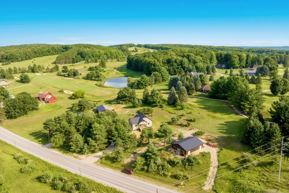 4225 Schoolcraft Road Kearney Township, MI 49615