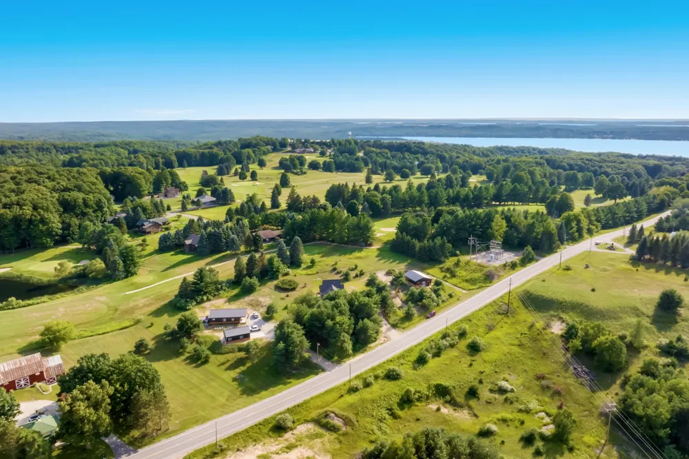 4225 Schoolcraft Road Kearney Township, MI 49615