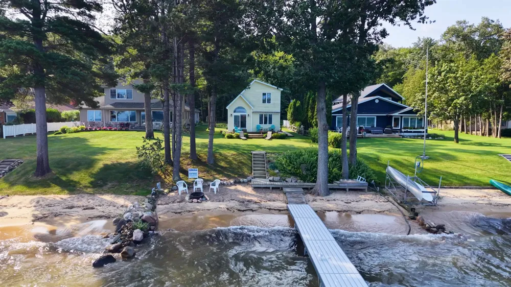 9612 Fowler Lane Helena Township, MI 49676