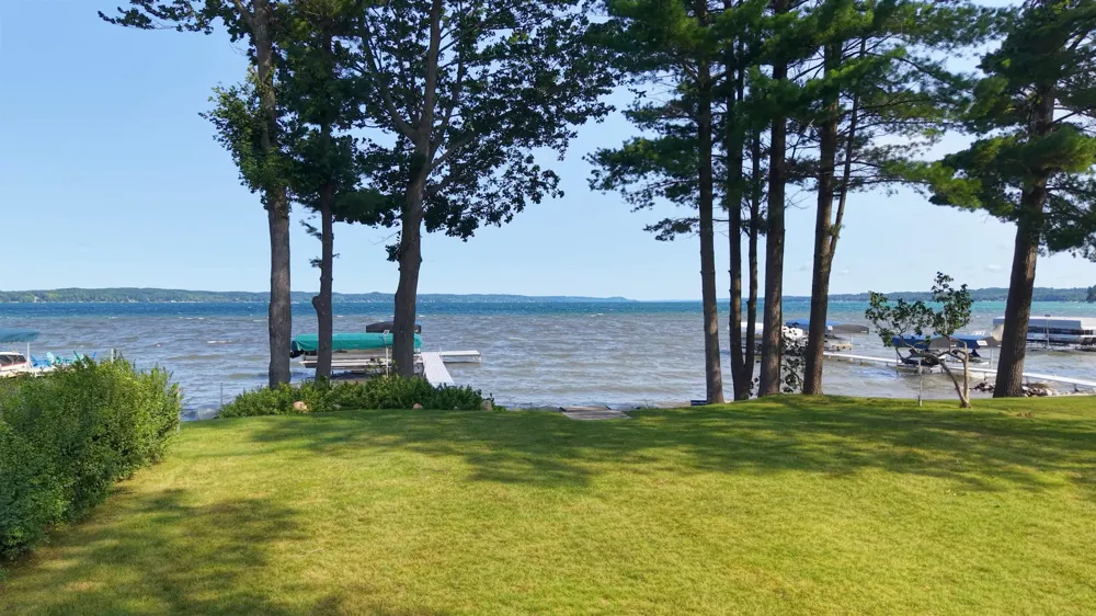 9612 Fowler Lane Helena Township, MI 49676