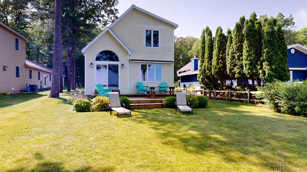 9612 Fowler Lane Helena Township, MI 49676
