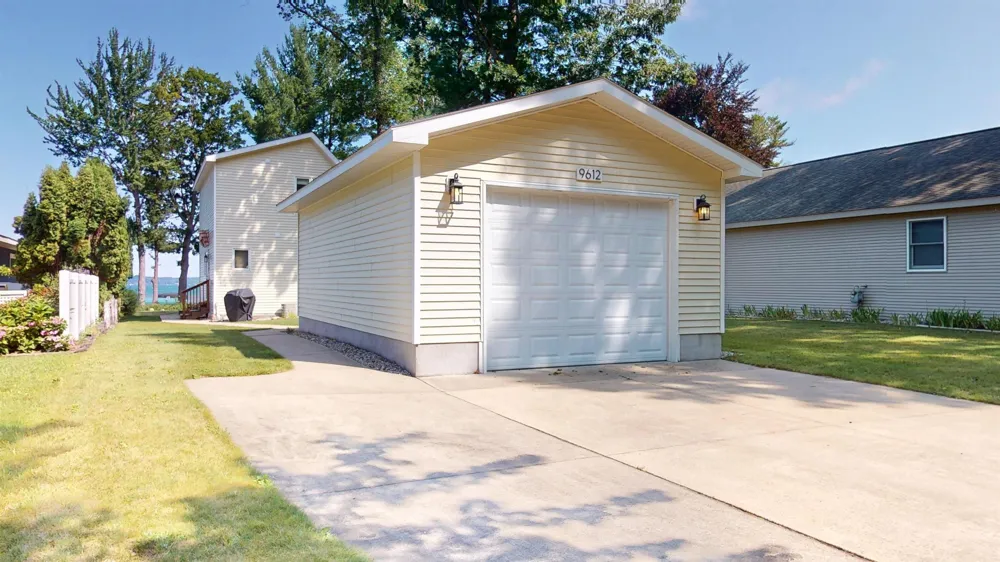 9612 Fowler Lane Helena Township, MI 49676