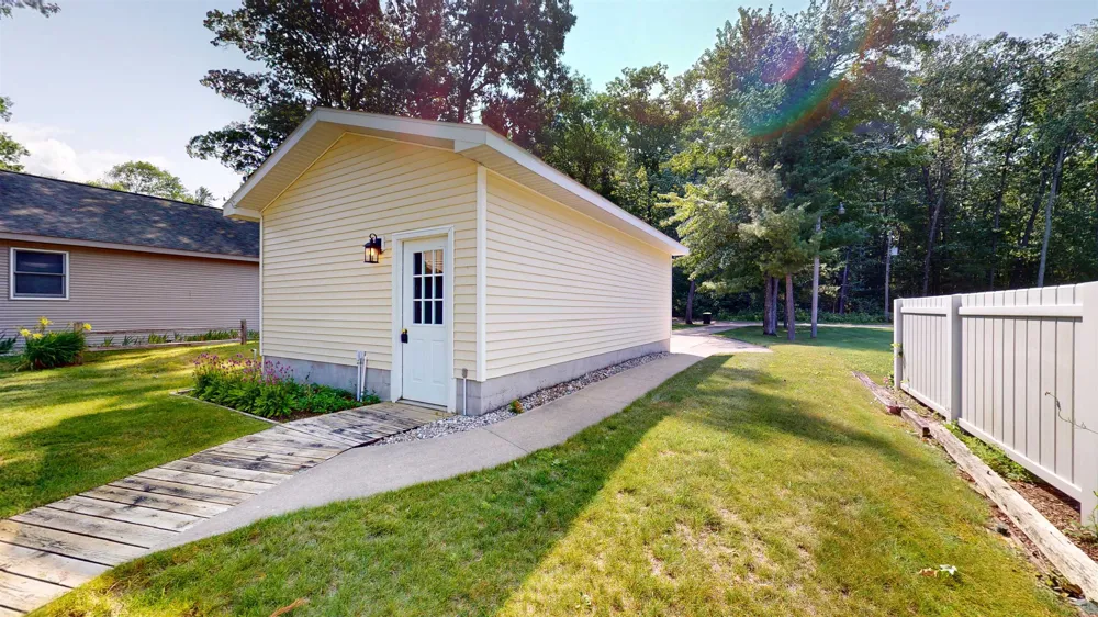 9612 Fowler Lane Helena Township, MI 49676