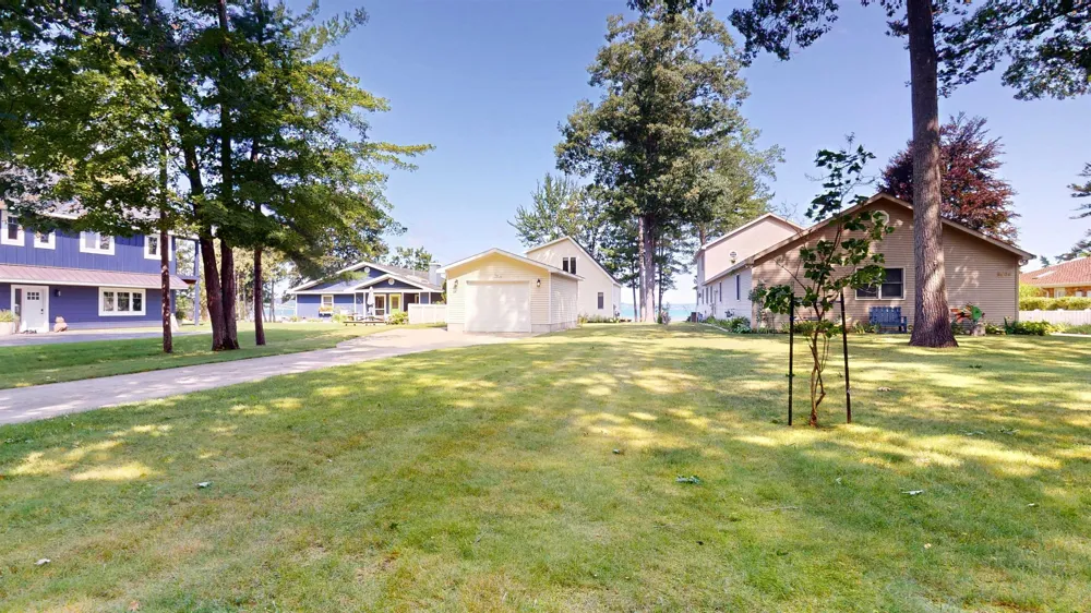 9612 Fowler Lane Helena Township, MI 49676
