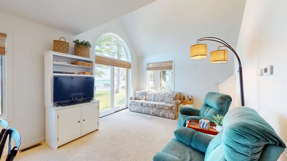 9612 Fowler Lane Helena Township, MI 49676
