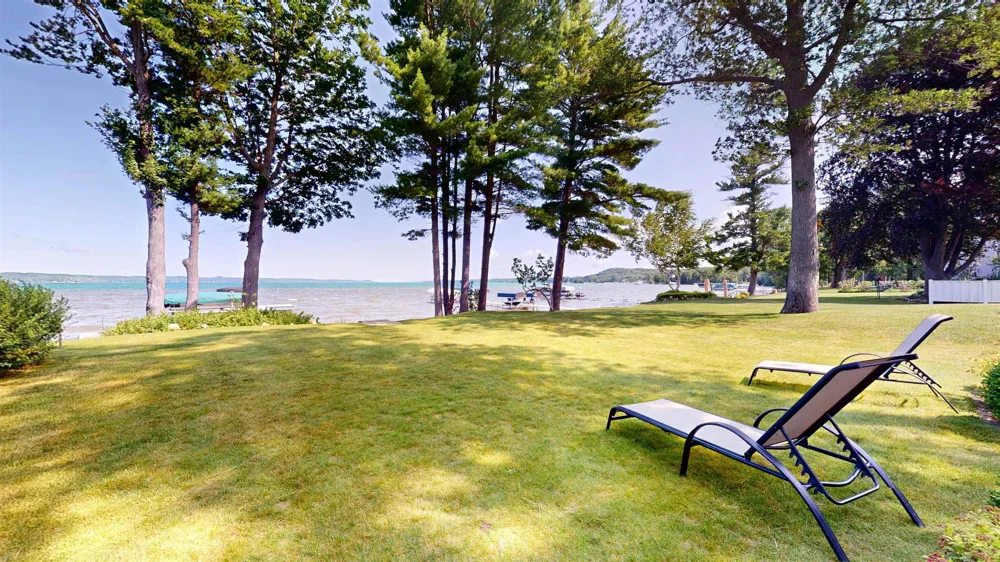 9612 Fowler Lane Helena Township, MI 49676